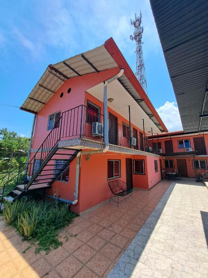 乌维塔 Casa Fotr Loco酒店 外观 照片